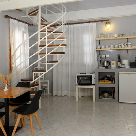 Albouro Seafront Apartments Kateleios Eksteriør bilde
