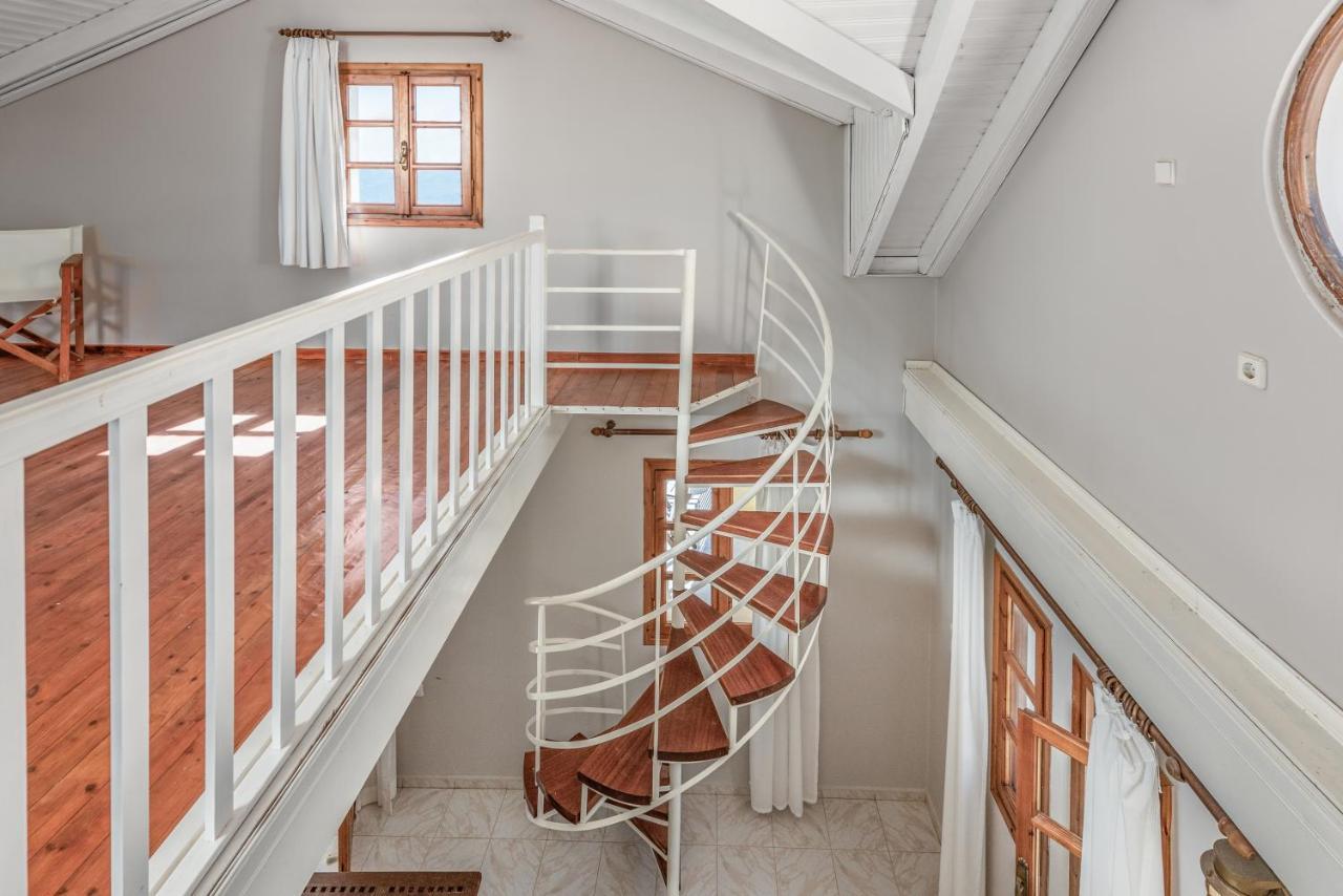Albouro Seafront Apartments Kateleios Eksteriør bilde
