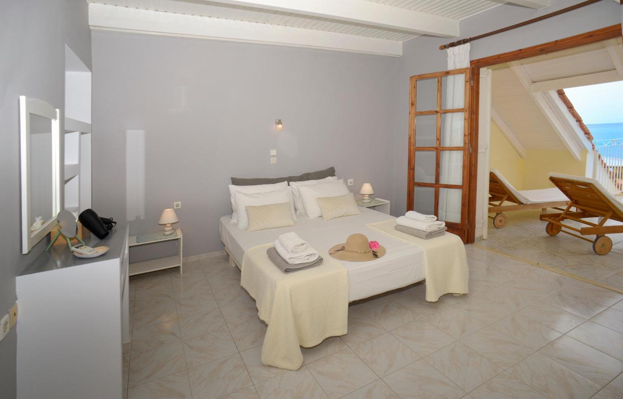 Albouro Seafront Apartments Kateleios Eksteriør bilde
