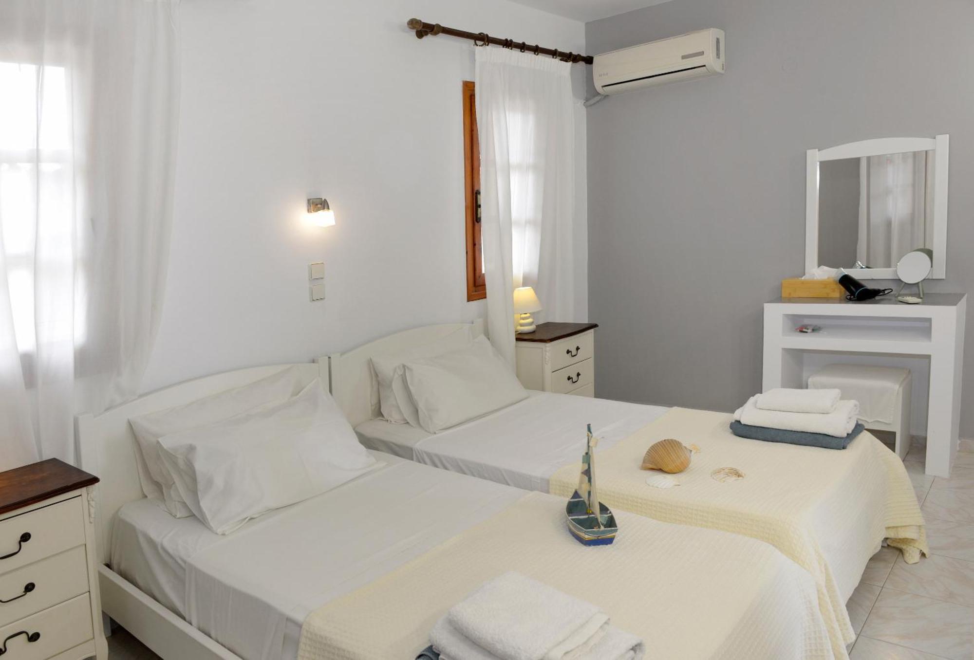 Albouro Seafront Apartments Kateleios Eksteriør bilde