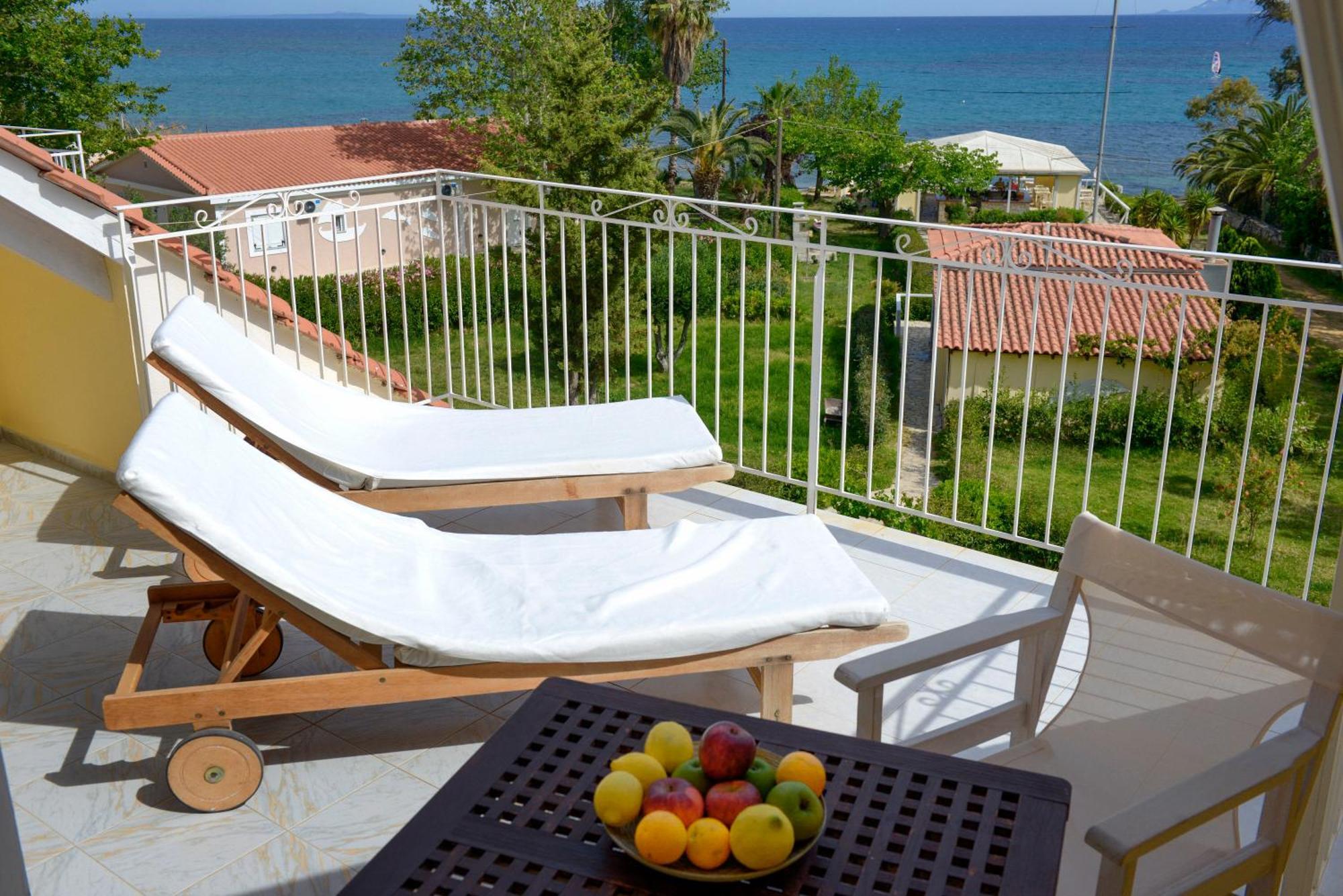 Albouro Seafront Apartments Kateleios Eksteriør bilde