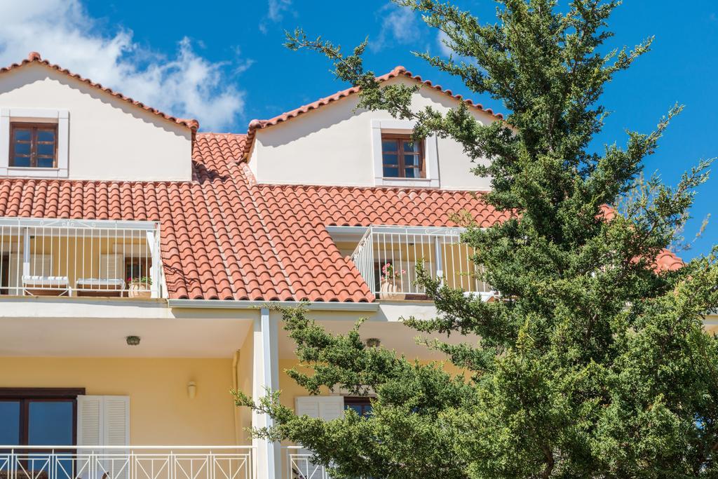 Albouro Seafront Apartments Kateleios Eksteriør bilde