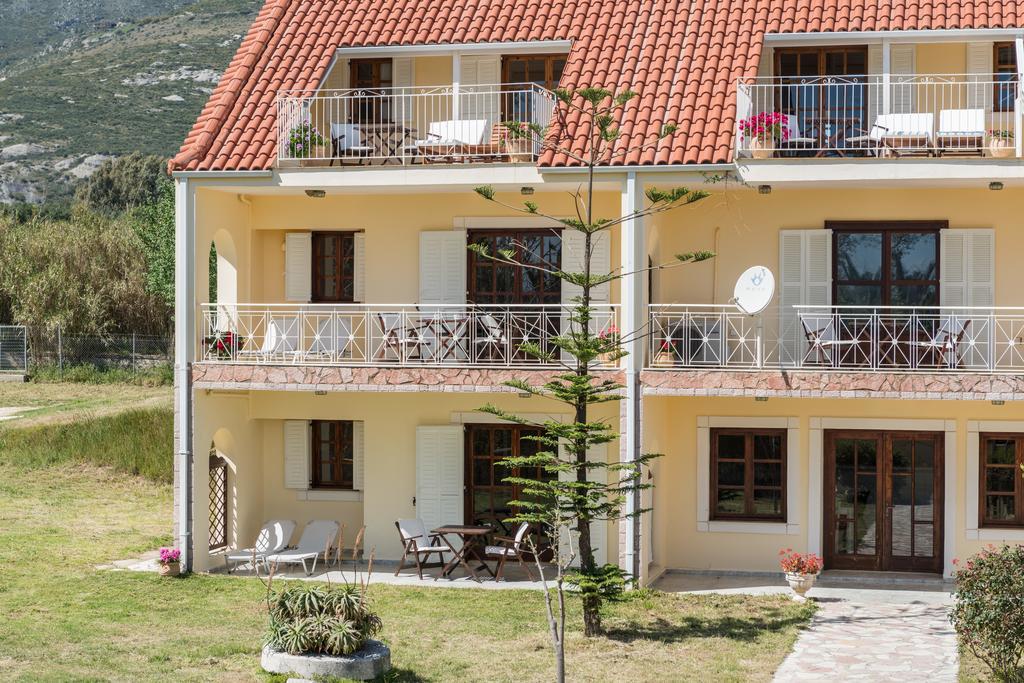 Albouro Seafront Apartments Kateleios Eksteriør bilde