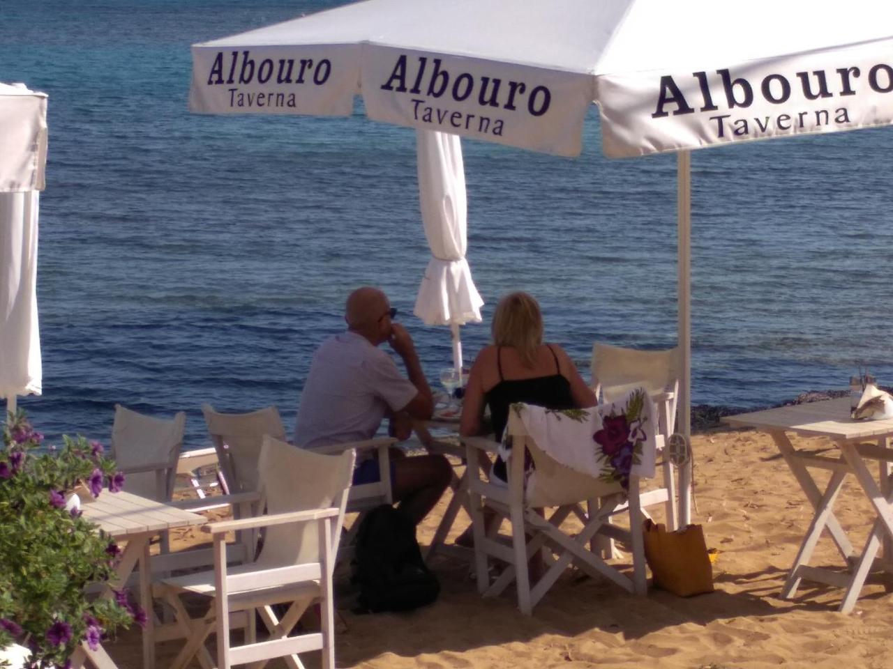 Albouro Seafront Apartments Kateleios Eksteriør bilde